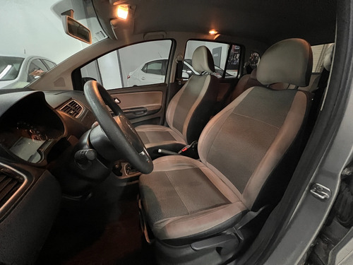 Imagen 10 de 17 de Volkswagen Suran 1.6 L 5d Manual 2012 Usado 1er Dueño