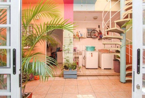 Sobrado No Belém Com 3 Dorms Sendo 1 Suíte, 2 Vagas, 130m² - So0869