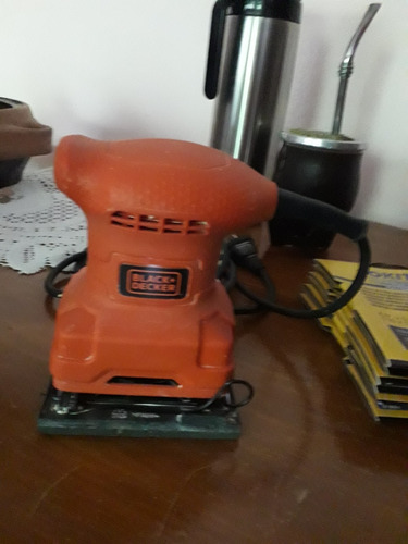 Lijadora Marca Black + Decker