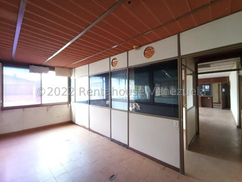 Galpon En Venta En La Av. Intercomunal Maracay. S/ La Providencia 25-12948 More