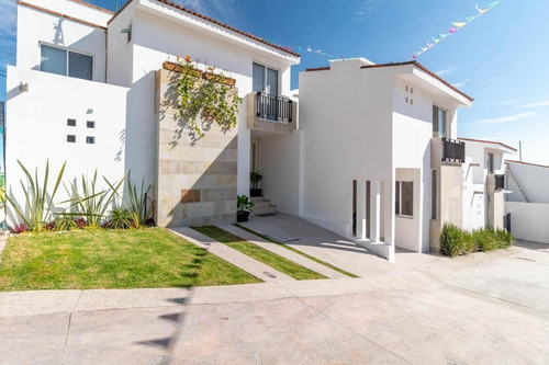 Imagen 1 de 21 de Hermosa Casa En Juriquilla, 4ta Recamara En Pb, Jardín, Herm
