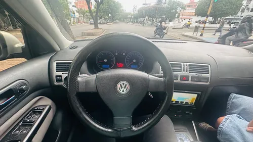 El Volkswagen Jetta 2009 Es Un Sedán Confiable, Cómodo Y Con