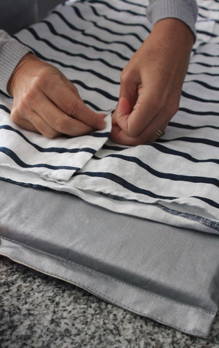 Imagen 3 de 10 de Tabla De Planchar De Mesada Höllsen Pleglable Y Aluminizada