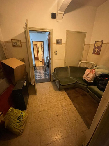 Casa Multifamiliar De 300 M2 En Pleno Echesortu