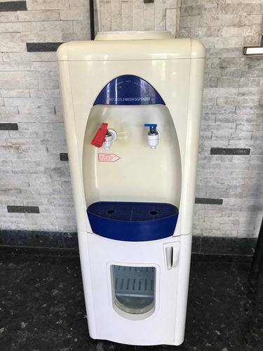 Dispenser De Agua Frío-calor Con Heladera