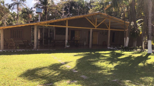 Imagem 6 de 30 de Chácara 2400m2, Casa Sede 3 Suítes, Proximo A Praia, Moveis Planejados, 2 Salas, Área Gourmet,piscina,2 Lagos Com Peixes,casa De Hospedes,galpão,pomar - Ch00265 - 70853141