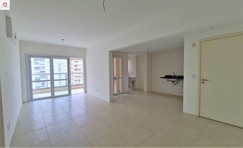 Imagem 4 de 30 de Praia Das Pitangueiras - Calçadão - Guarujá - 3 Dormitórios (1suíte) - Sala Para 3 Ambientes - Varanda Gourmet - 2 Banheiros - Vista Para O Mar - Ap05789 - 69289396
