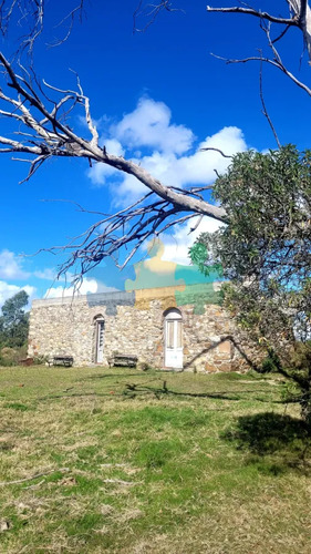 Muy Linda Casa De Piedra, 9 Has En Las Sierras Y Con 500 Olivos - Ref : Eqp7386
