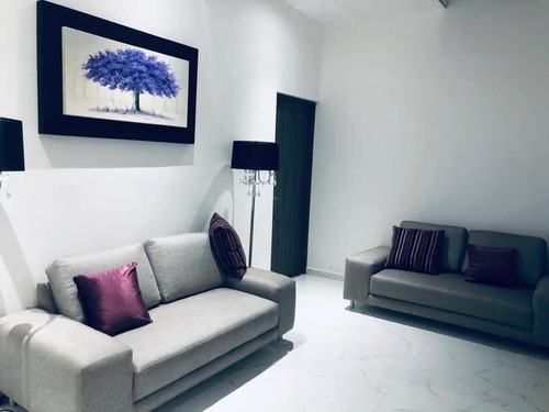 Imagen 7 de 16 de Hermosa Residencia En Jurica, Alberca Propia, Jardín Y Gym,