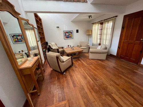 Venta-casa C/jardín En Inmejorable Ubicación En Monte Grande
