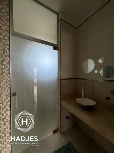 Casa En Venta, Nuevo Quilmes Moderna Con Piscina A La Laguna