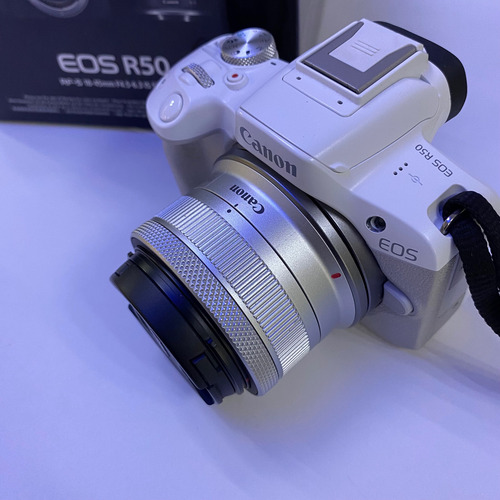 Cámara Canon Eos R50 Kit 15-45 Como Nueva Como Nueva Bien Cuidada