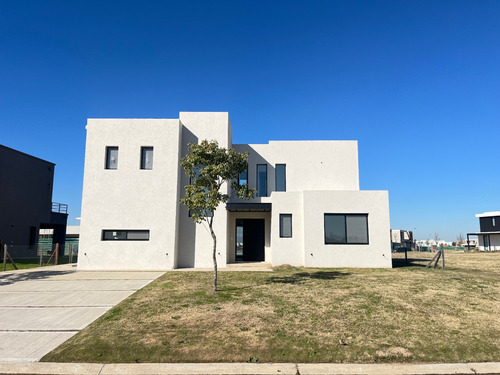 Casa A Estrenar En Barrio Riberas Puertos Escobar Lote Interno Pileta