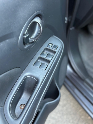 Nissan Versa V-DRIVE 1.0 12V Flex Mec.