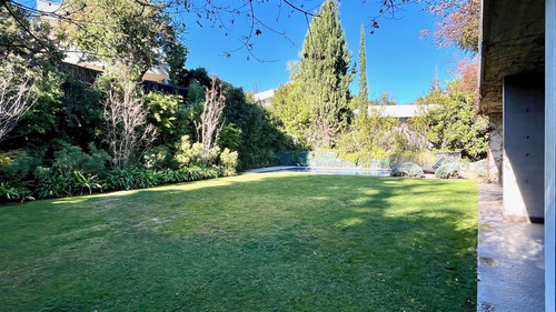Casa En Venta De 4 Dorm. En La Dehesa