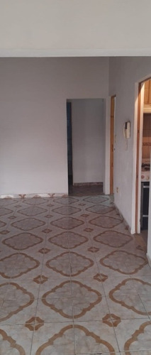 Imagen 11 de 14 de Permuta - Block De 3 Departamentos En Venta - Moron Norte