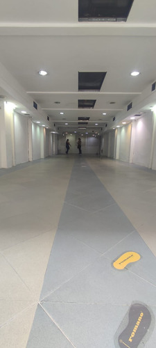 Local En La Av. Universidad (venta)