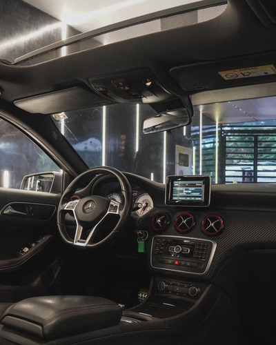 Mercedes-Benz A250 2.0 Sport