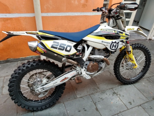 Imagem 3 de 8 de Husqvarna 250 Fe