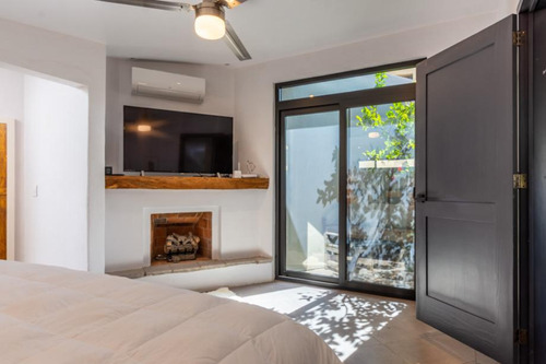 Single Level Charming Retreat