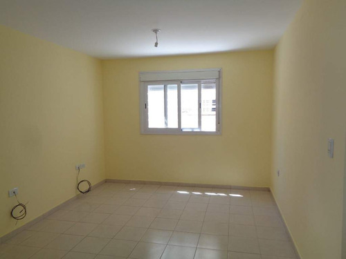 Barrio Alta Córdoba - Departamento De 2 Dormitorio, Amplio Y Luminoso Con Cocina Separada Equipada Y Baño