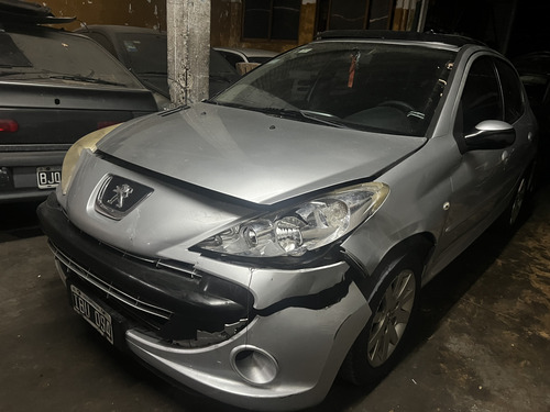 Peugeot 207 Chocado Andando Poco Daño
