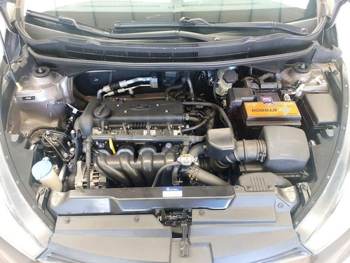 Imagem 7 de 15 de Hyundai Hb20x 1.6 Premium Automático 2017
