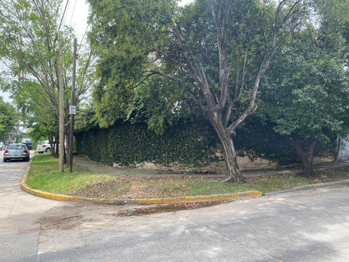 Casa En Una Sola Planta A Metros De Acceso Oeste.
