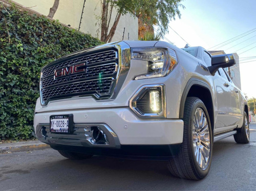 Imagen 1 de 14 de Gmc Sierra 2019 6.2 Denali Dvd At