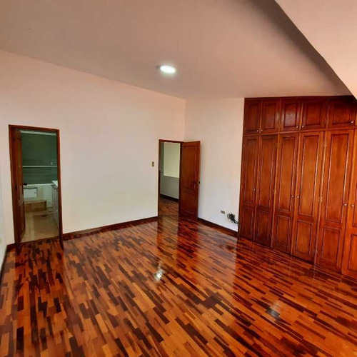 Imagen 14 de 21 de Vendo Casa 320m2 4h/3b/2p Santa Ines 4924