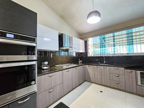 Se Vende Casa Quinta San Jacinto Maracay 24-10972 Ec