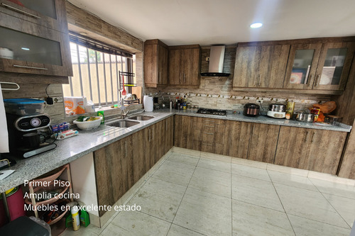 Amplia Casa En Venta Maipu Av El Rosal