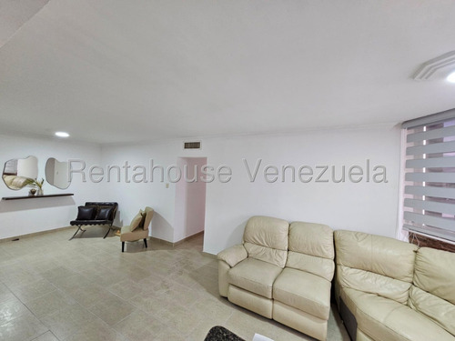 Apartamento En Venta En Condominio Privado Con Piscina Vigilancia 24 Horas Pozo De Agua Moderno Lujoso Nela 25-16628