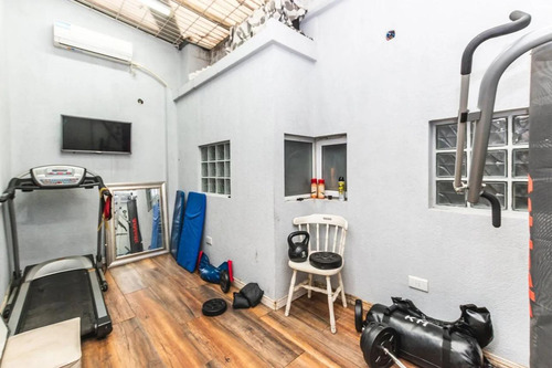 Casa En Venta - 8 Dormitorios 7 Baños - 400mts2 - Ramos Mejía
