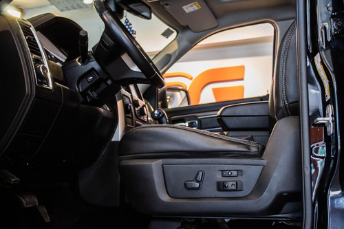 Imagen 10 de 24 de Ram 1500 5.7 V8 Laramie 4x4 2015 Negro