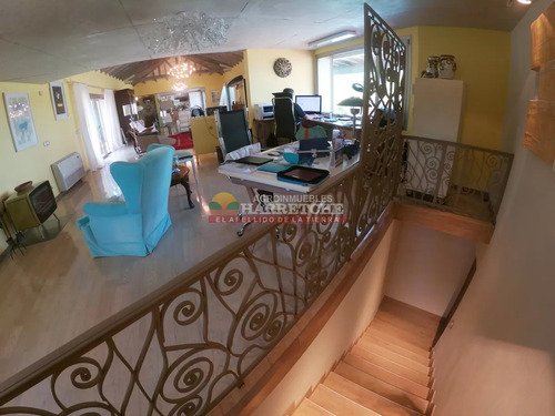 Chalet De Lujo En Venta 4 Dormitorios,5 Baños, Piscina, Garaje, Costa. Maldonado