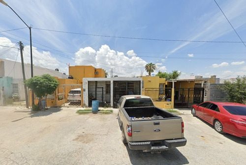 Sk14-casa En Remate Bancario En Los Toboganes, 88177 Nuevo Laredo, Tamps.