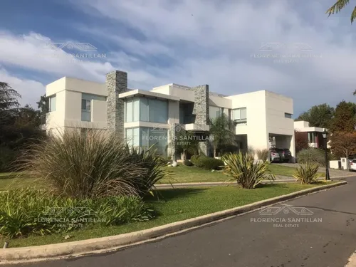 Casa Chalet De 7 Ambientes Con Cochera En Venta En Almirante Brown, G.b.a. Zona Sur, Argentina