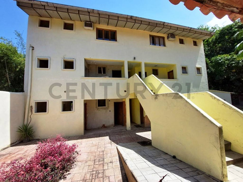 Posada En Venta En Choroni Er