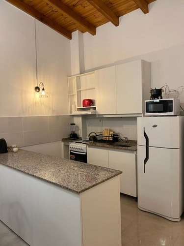 Imagen 3 de 12 de Departamento De Un Dormitorio Con Vista Al Lago En Bariloche