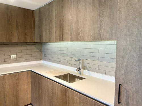 Primer Piso, Balcón Con Altura De Segundo Piso