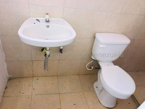 Imagen 9 de 15 de Casa En Venta En Santa Rita Maracay Aragua 22-24246 Irrr