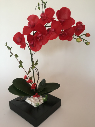 Arranjo Orquídeas Vermelhas Artificiais Na Madeira Preta | Frete grátis