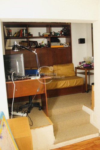 Casa En Venta De 5 Dorm. En Las Condes