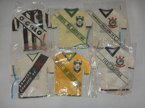 Coleção Miniatura De Camisas De Futebol 1970s - 18 Camisas (Usado)