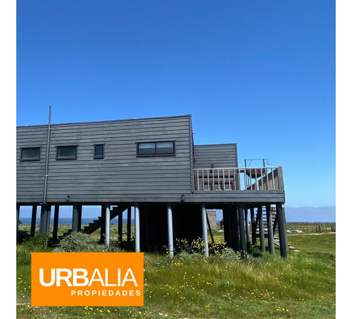 Hermosa Casa Pangal Con Vista Al Mar Y Pasos De La Playa