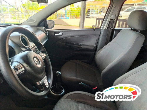 Imagem 11 de 15 de Volkswagen Voyage Comfortline 1.6 Prata 2011