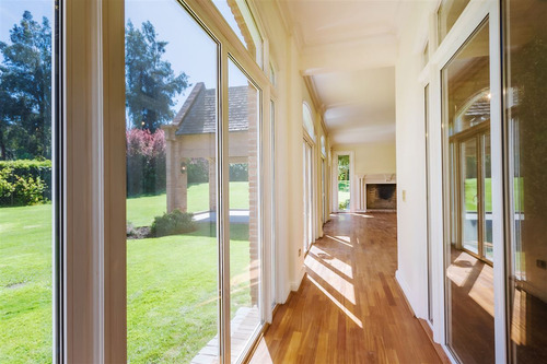 Exclusiva Casa En Lo Curro Con Precioso Jardín