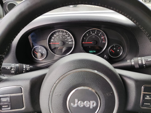 Imagem 8 de 9 de Jeep Wrangler 2011 3.6 Unlimited Sport