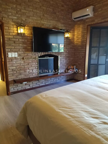 Hermosa Casa En Venta De 5 Dormitorios En Mansa, Punta Del Este.